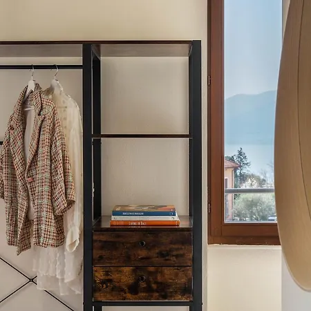 Lario's - 10 Suites On Lake 아파트 *