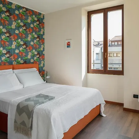 Lario's - 10 Suites On Lake 아파트 Acquaseria