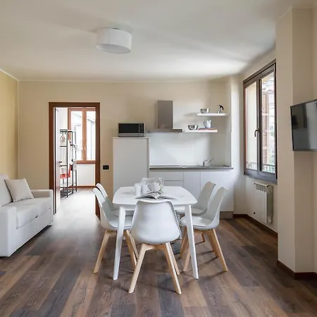 아파트 Lario's - 10 Suites On Lake *