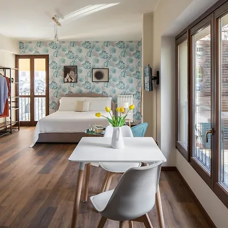 아파트 Lario's - 10 Suites On Lake *